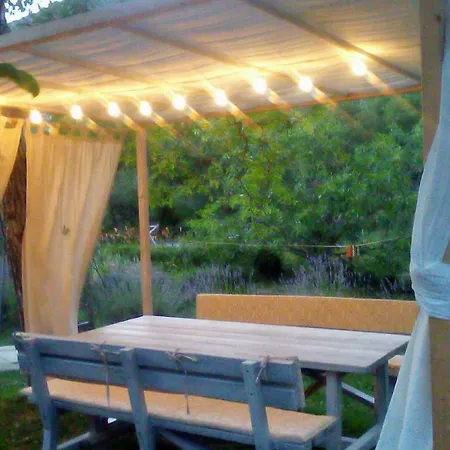 Appartement Flora Drivenik