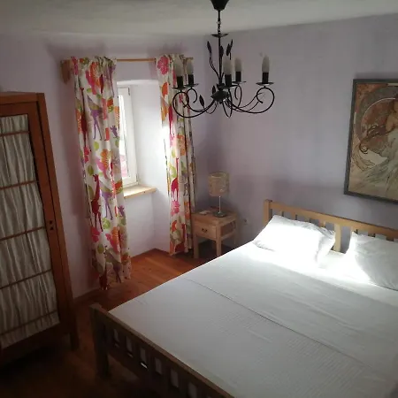 Apartament Flora Drivenik