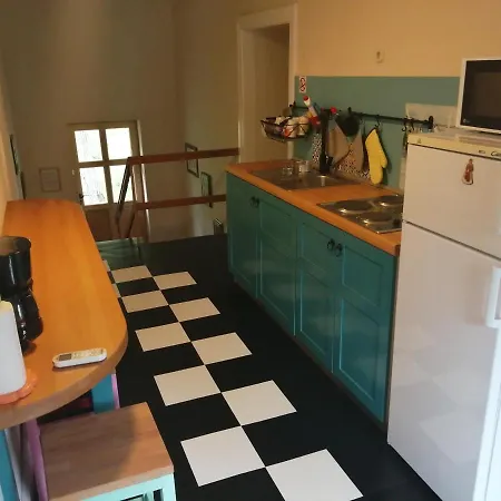 Flora Apartamento Drivenik